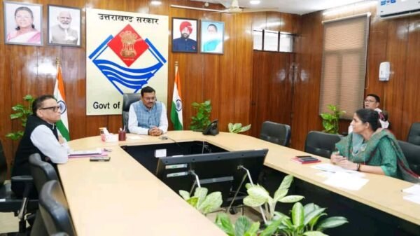 मुख्य सचिव आनंद बर्द्धन ने की भूमि के क्रय-विक्रय के वर्चुअल रजिस्ट्रेशन के संबंध में समीक्षा बैठक 