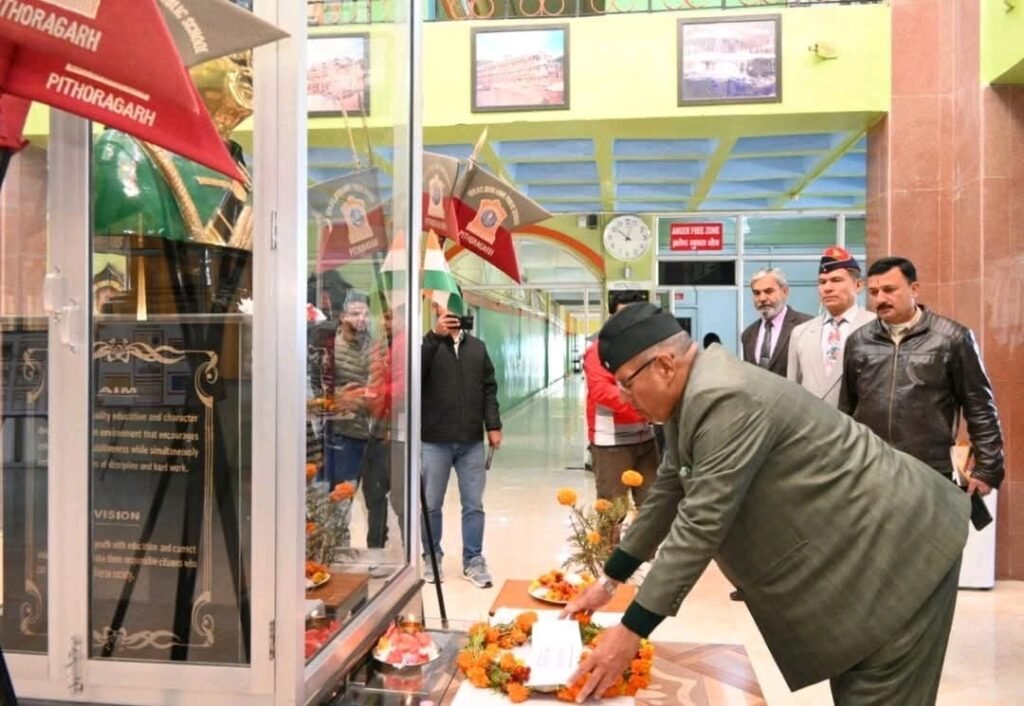 स्व. जनरल बी.सी. जोशी की प्रतिमा पर पुष्प चक्र अर्पित कर कैबिनेट मंत्री गणेश जोशी ने दी श्रद्धांजलि 