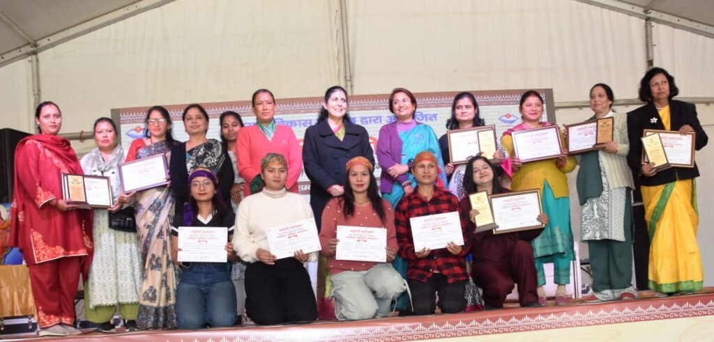 स्वदेशी उद्यमिता का आधार है महिलाएं : महिला सशक्तिकरण एवं बाल विकास मंत्री रेखा आर्या