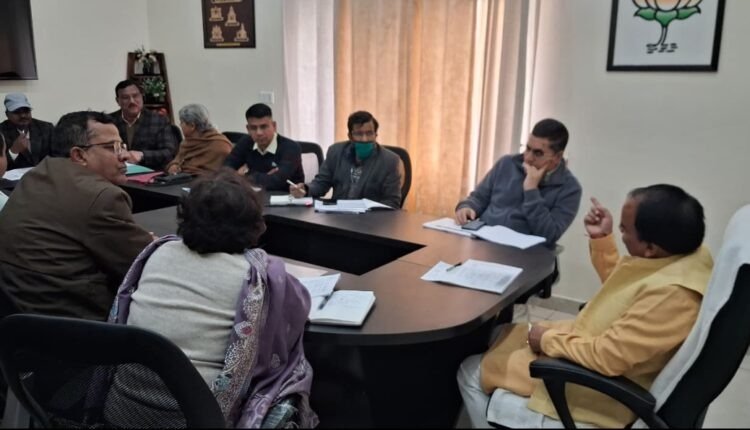 सहकारिता विभाग की कैबिनेट मंत्री डॉ. धन सिंह रावत ने ली समीक्षा बैठक,दिए निर्देश 