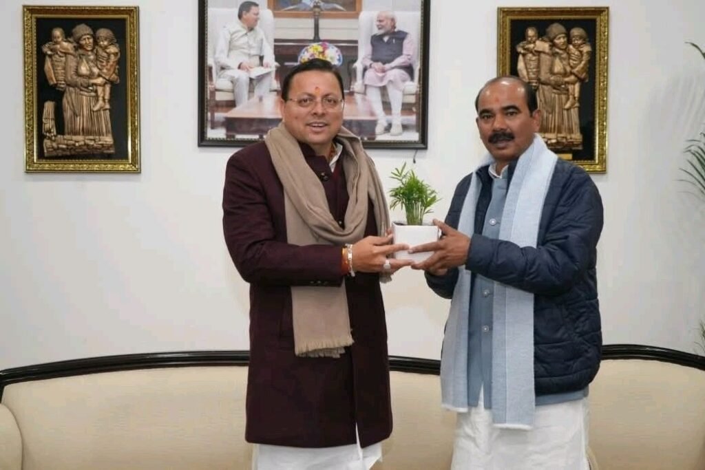 मुख्यमंत्री धामी से केंद्रीय राज्य मंत्री अजय टम्टा ने की मुलाकात
