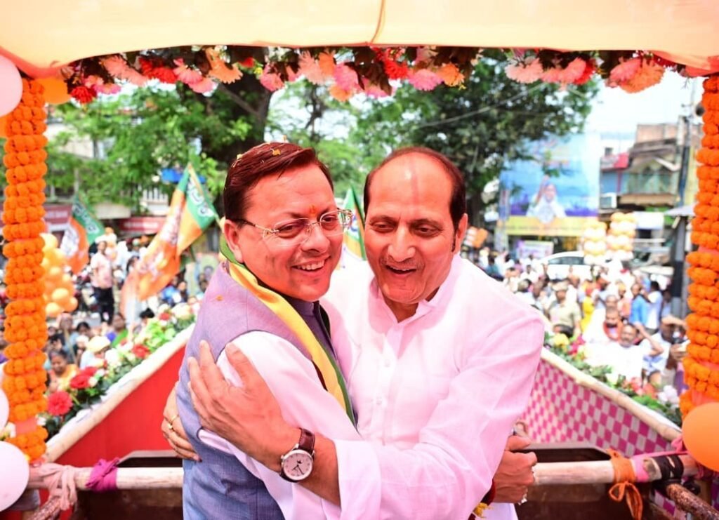 बंगाल का चुनावी रण : बनगांव में धुरंधर धामी को सुनने उमड़ा जनसैलाब, बोले – भाजपा आई तो भय और भ्रष्टाचार पर लगेगी लगाम!