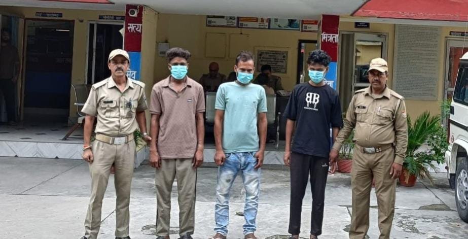 पौड़ी गढ़वाल : शांति भंग कर अराजकता फैलाने वालों पर कसी लगाम, 3 व्यक्ति गिरफ्तार