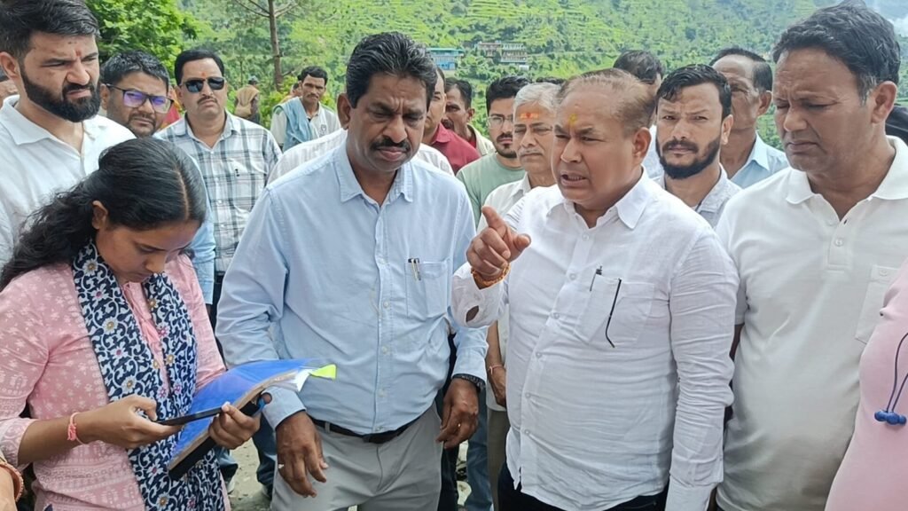 ब्रह्मसैण में भूस्खलन प्रभावित क्षेत्र का विधायक बुटोला ने किया निरीक्षण