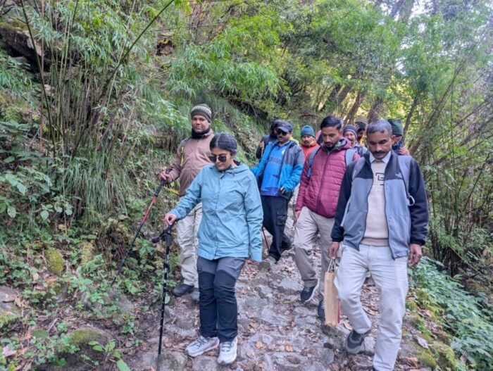 उत्तराखंड के साहसिक पर्यटन को नई दिशा : डीएम अपूर्वा पाण्डे के नेतृत्व में हुआ पिंडारी ग्लेशियर ट्रेक का स्थलीय निरीक्षण, 52 किलोमीटर के दुर्गम रास्ते को सुरक्षित बनाने की कवायद तेज